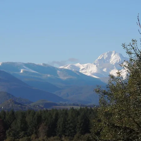 Dans Les Bois Avec Vue Sur Les Pyrenees Chalet *