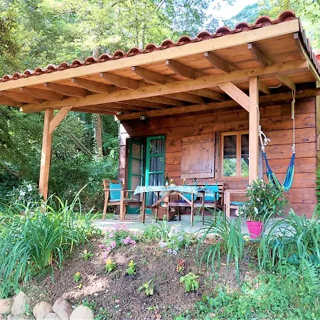 Dans Les Bois Avec Vue Sur Les Pyrenees Chalet *