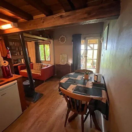 Dans Les Bois Avec Vue Sur Les Pyrenees Шале *