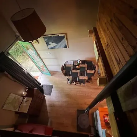 Dans Les Bois Avec Vue Sur Les Pyrenees *