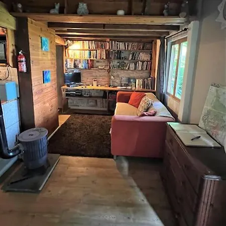 Dans Les Bois Avec Vue Sur Les Pyrenees Chalet *